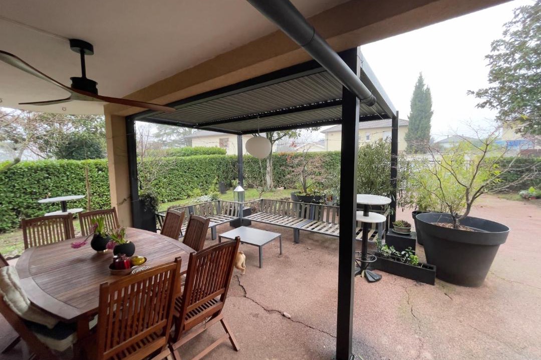 Photo of Patio Balcony in Saint-Laurent-de-Mure