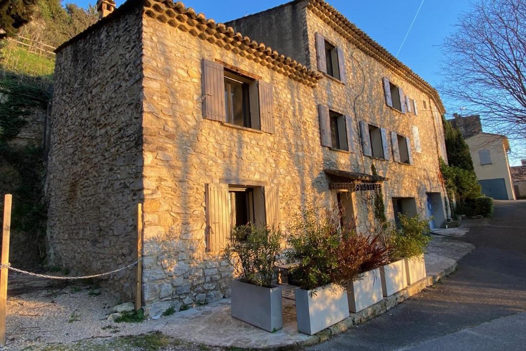 Photo of Buildings in Seguret