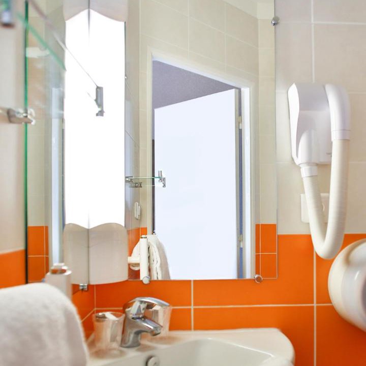 Photo of Bathroom in Decize