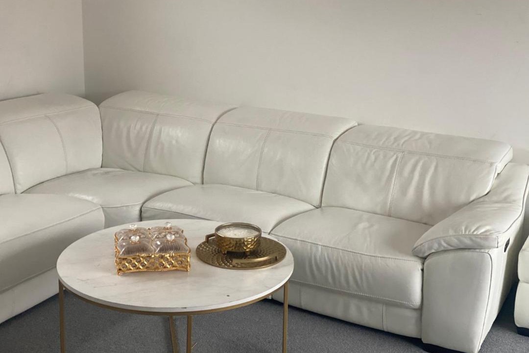 Photo of Livingroom in Crawley