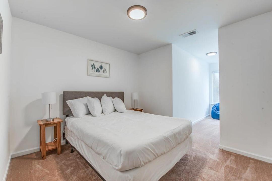 Photo of Bedroom in University District