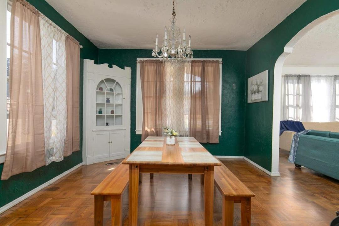 Photo of Livingroom in Montgomery