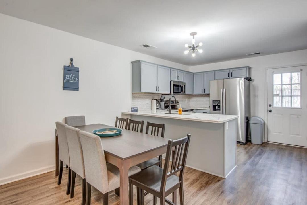 Photo of Others in University District