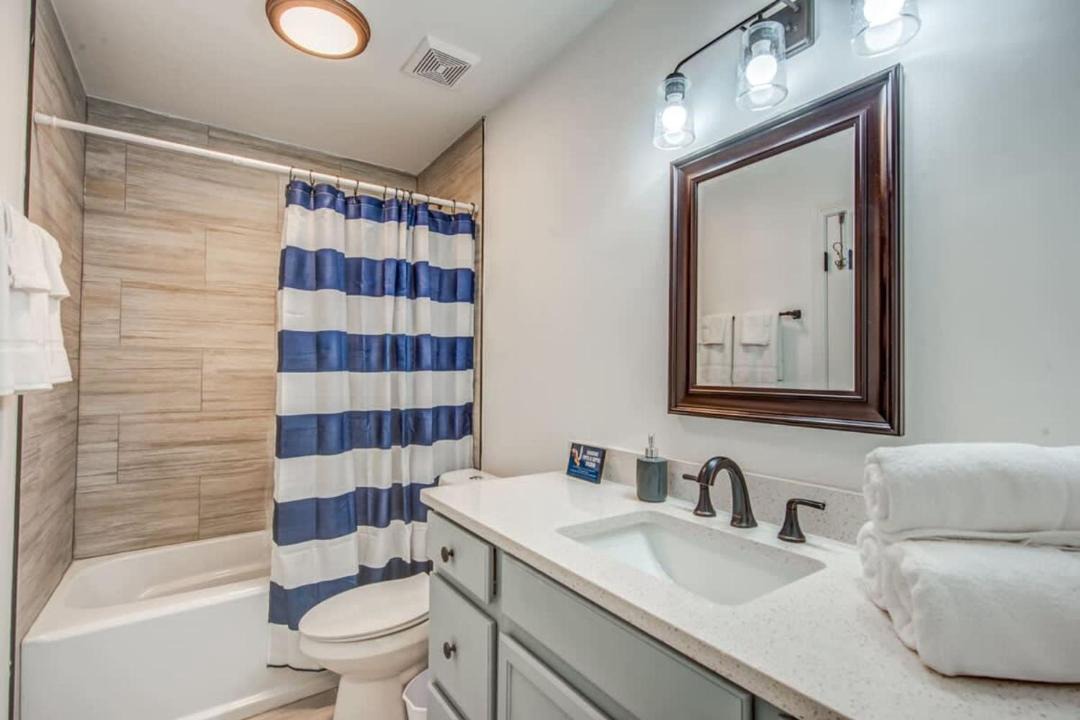 Photo of Others in University District