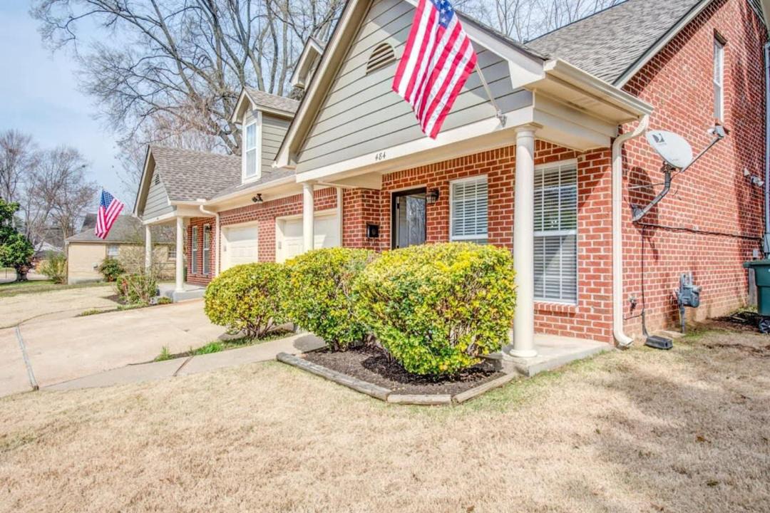 Photo of Others in University District