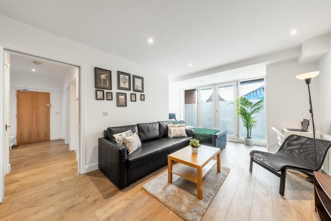 Photo of Others in Edgware