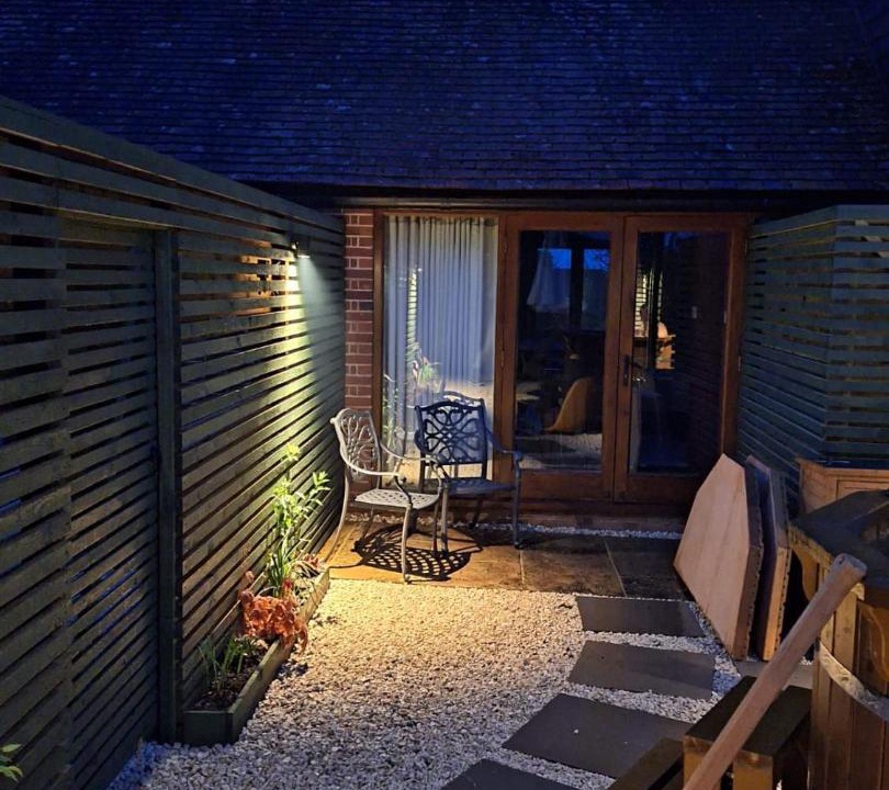 Photo of Patio Balcony in Bletchingley