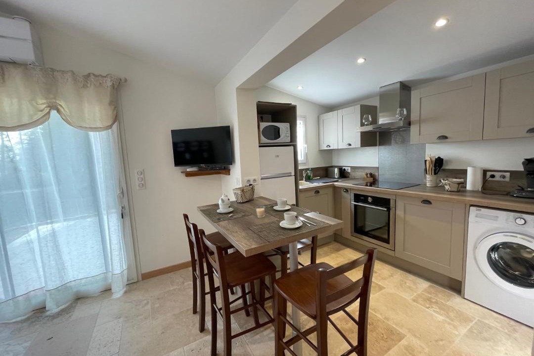 Photo of Livingroom in Fox-Amphoux