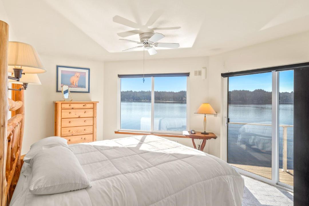 Photo of Bedroom in Belfair