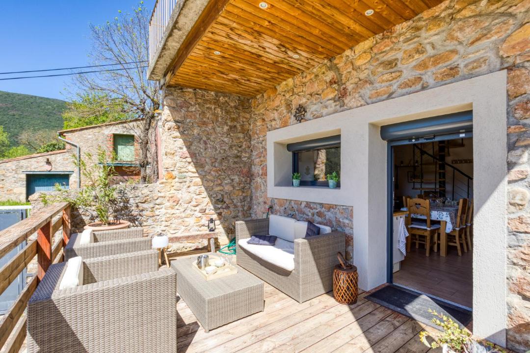 Photo of Patio Balcony in La Tour-Sur-Orb