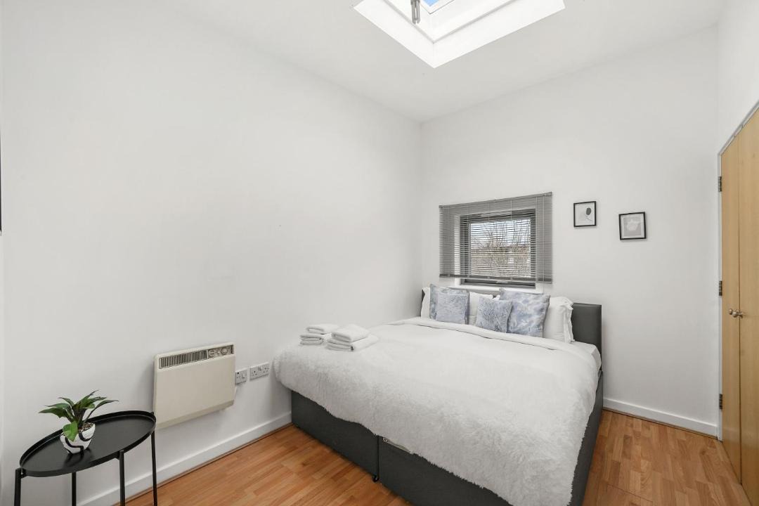 Photo of Bedroom in Burnt Oak