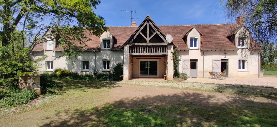 Photo of Buildings in Thevet-Saint-Julien