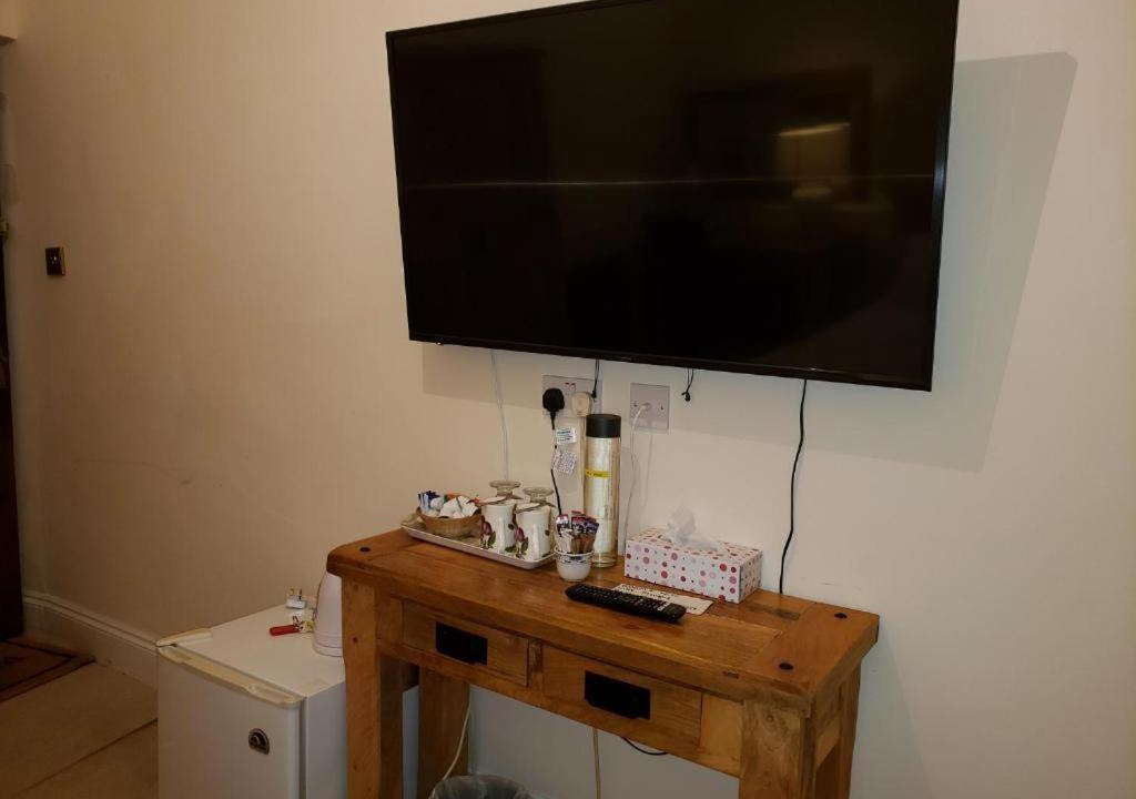 Photo of Others in Clifton Hampden