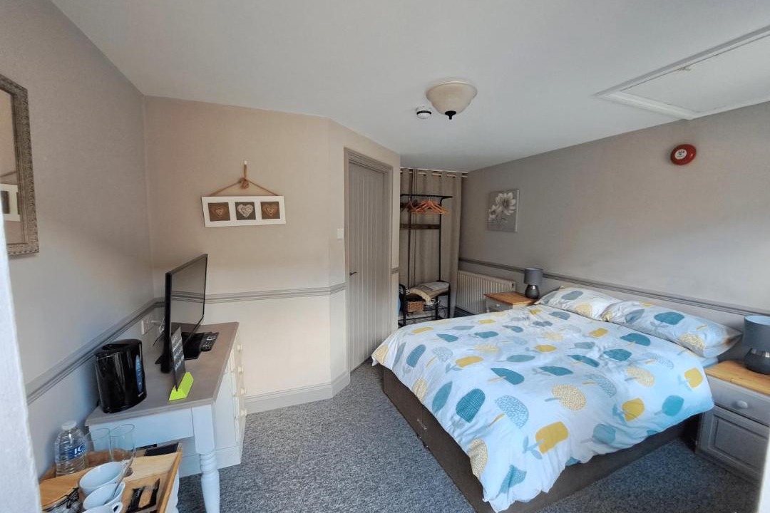 Photo of Others in South Leigh