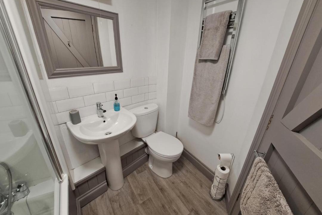 Photo of Others in South Leigh