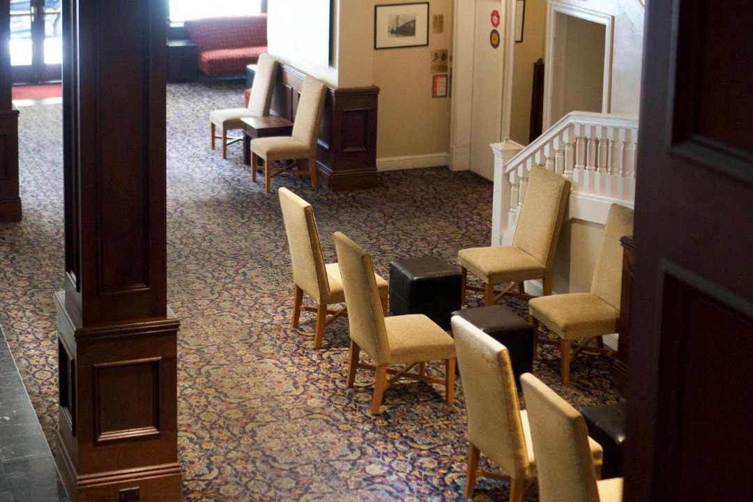 Photo of Livingroom in Downtown Oakland