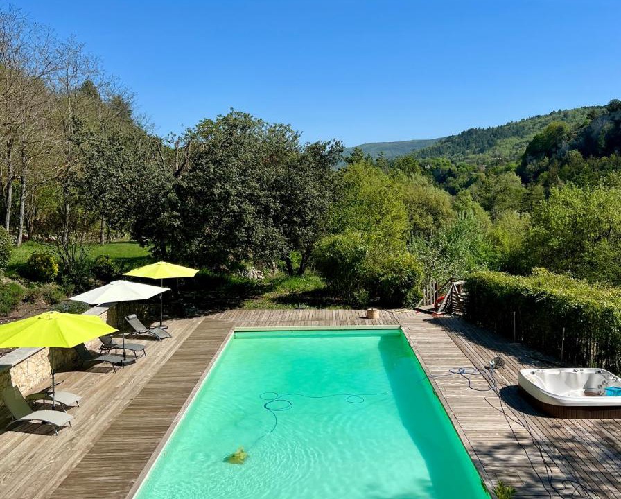 Photo of Others in Cereste