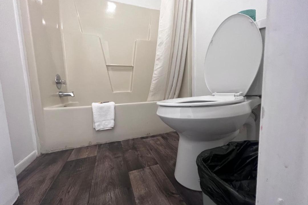 Photo of Bathroom in Calhoun