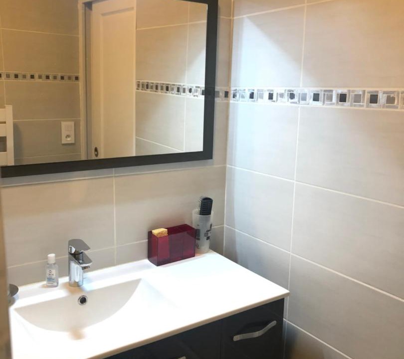 Photo of Bathroom in Saint-Herblain