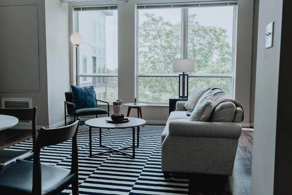 Photo of Livingroom in DeBaliviere Place