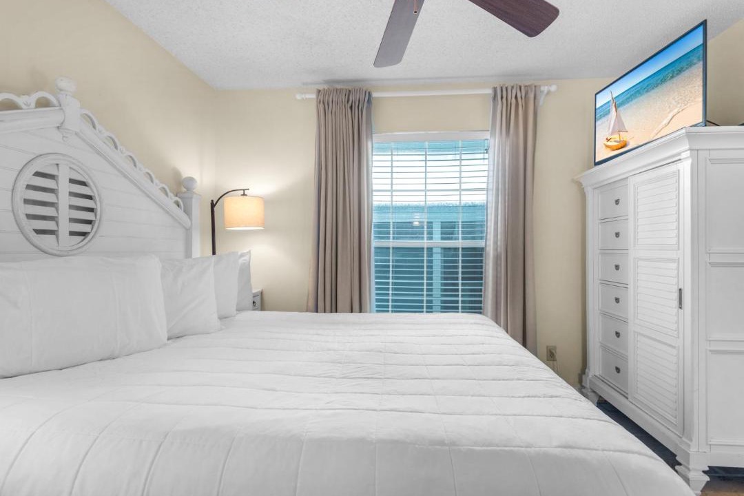 Photo of Bedroom in Miramar Beach