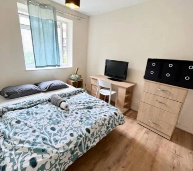 Photo of Others in Mile End