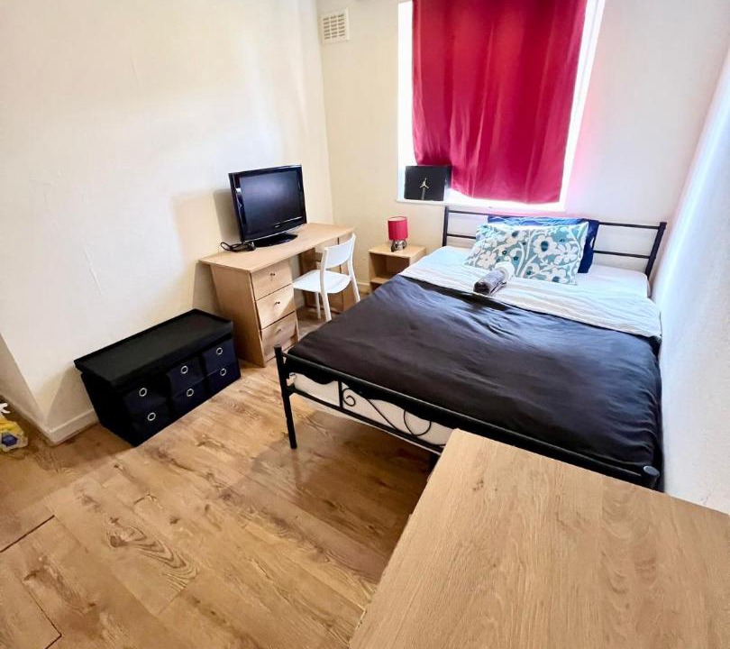 Photo of Others in Mile End