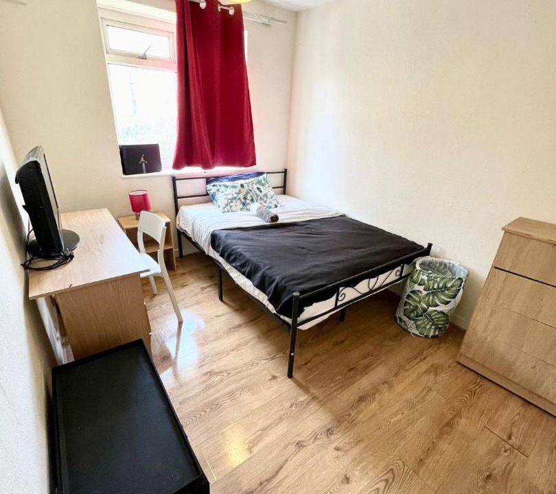 Photo of Others in Mile End