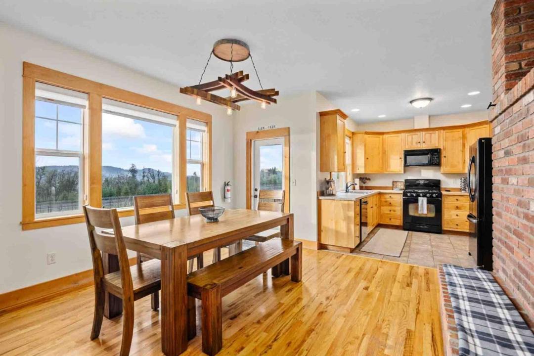 Photo of Livingroom in Newberg