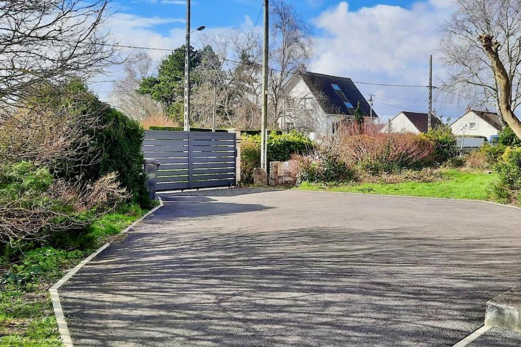 Photo of Others in Guines