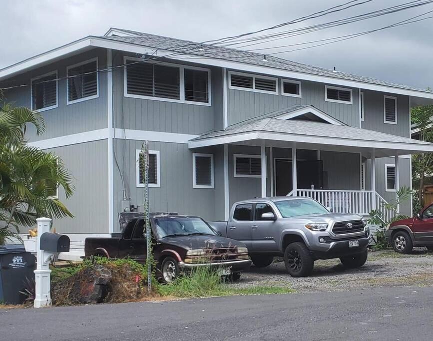 Photo of Buildings in Kahaluu Bay