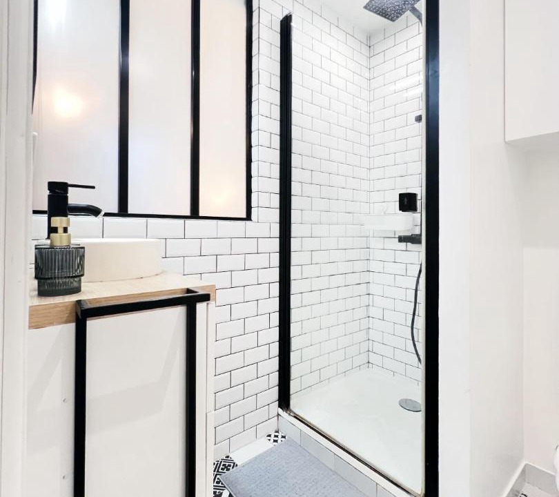 Photo of Bathroom in Saint-Lambert