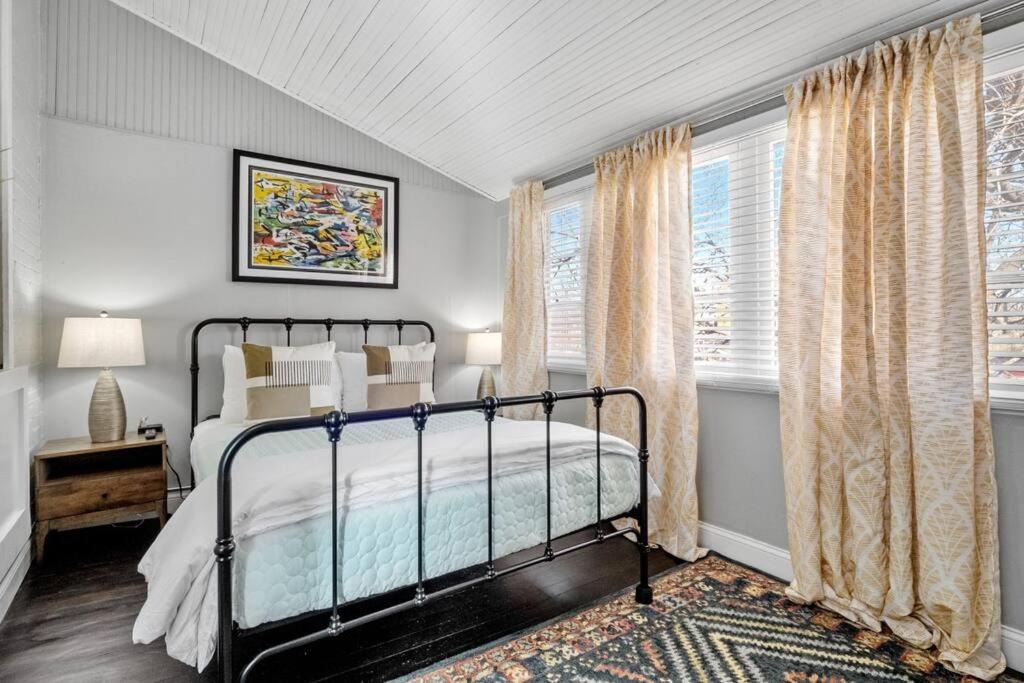 Photo of Bedroom in Shaw