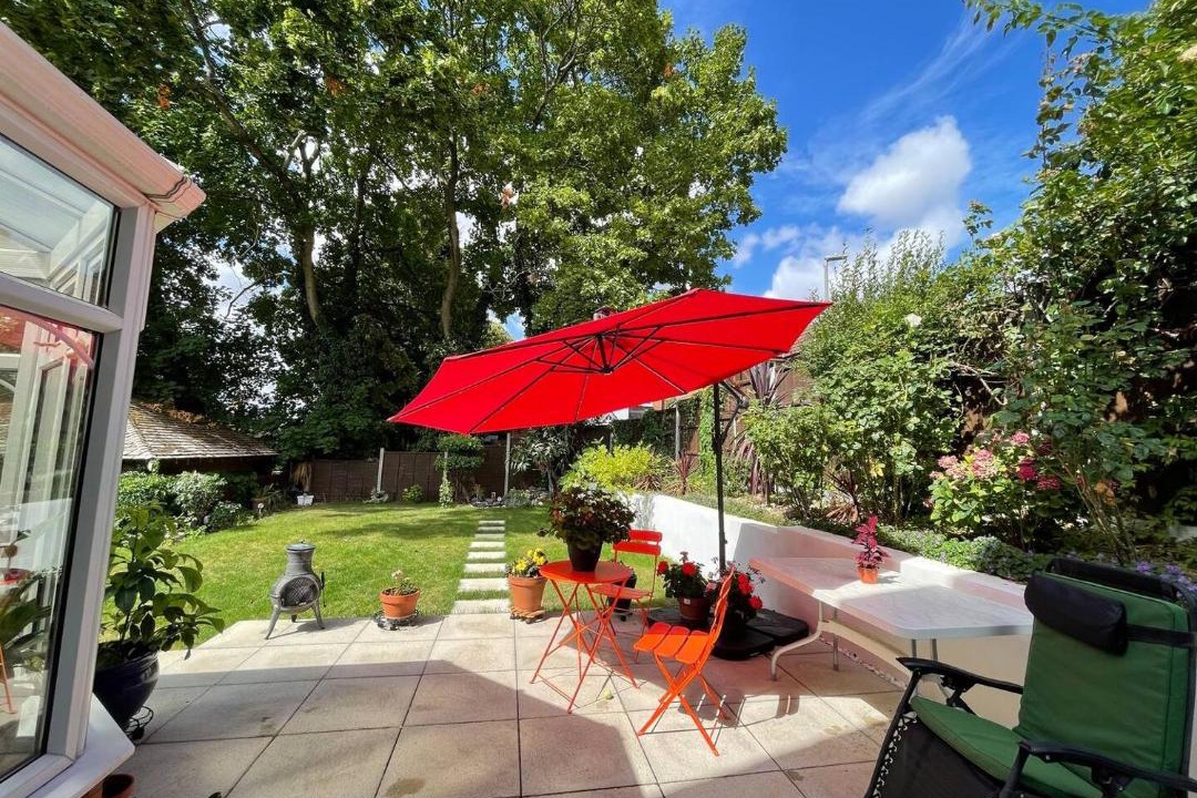 Photo of Patio Balcony in Wooburn Moor