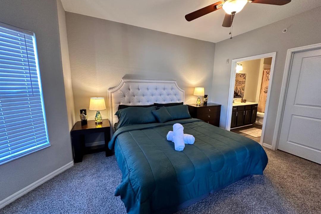 Photo of Bedroom in Florida Center North