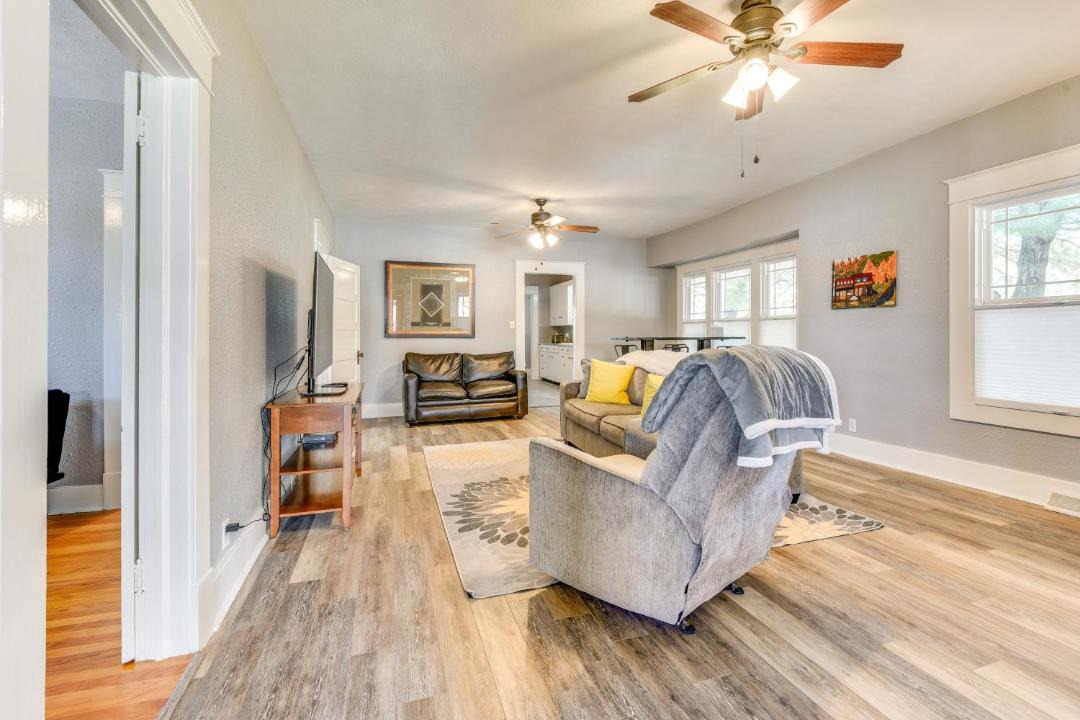 Photo of Others in Anna