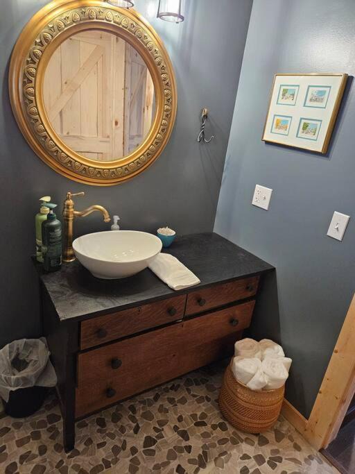 Photo of Bathroom in Mammoth Spring