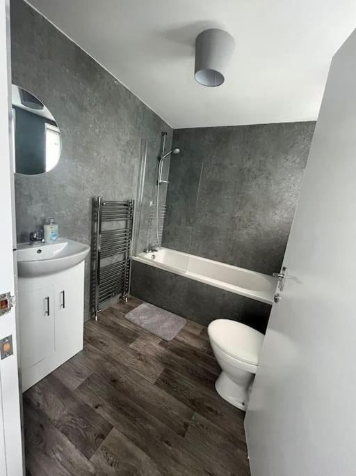 Photo of Others in Shotts