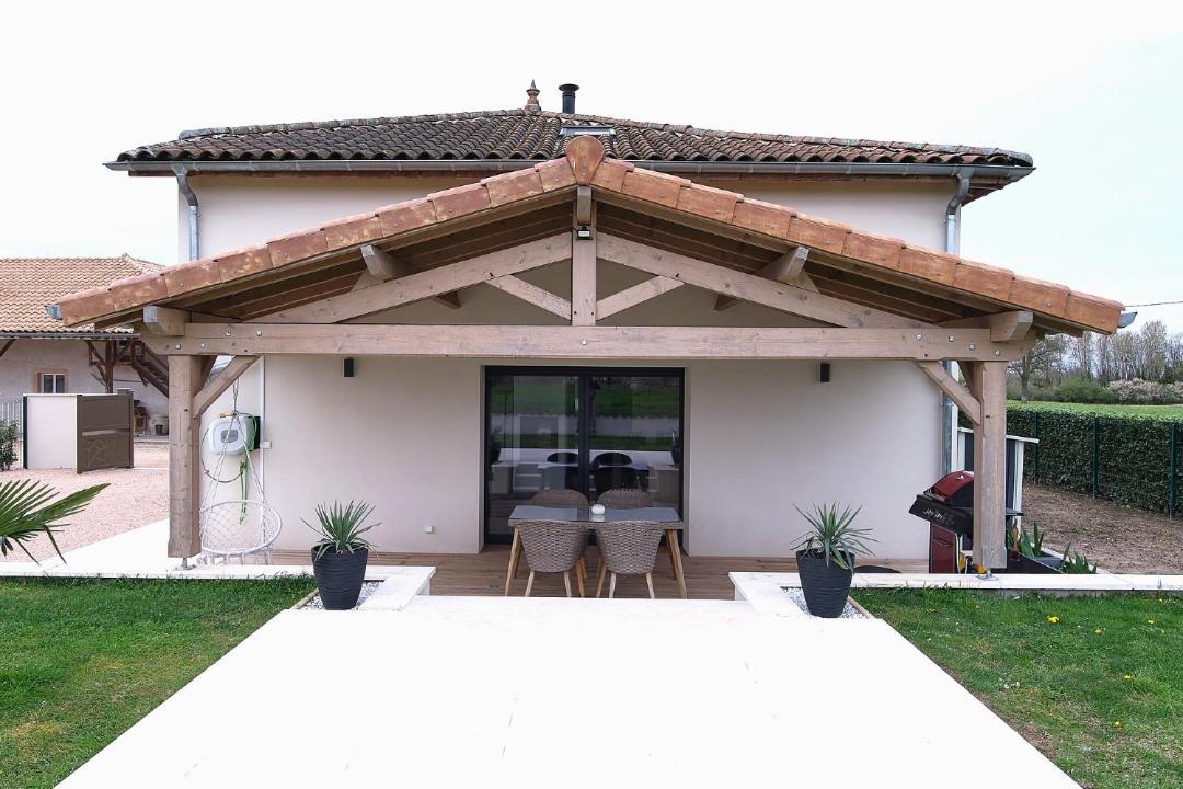 Photo of Buildings in Laiz