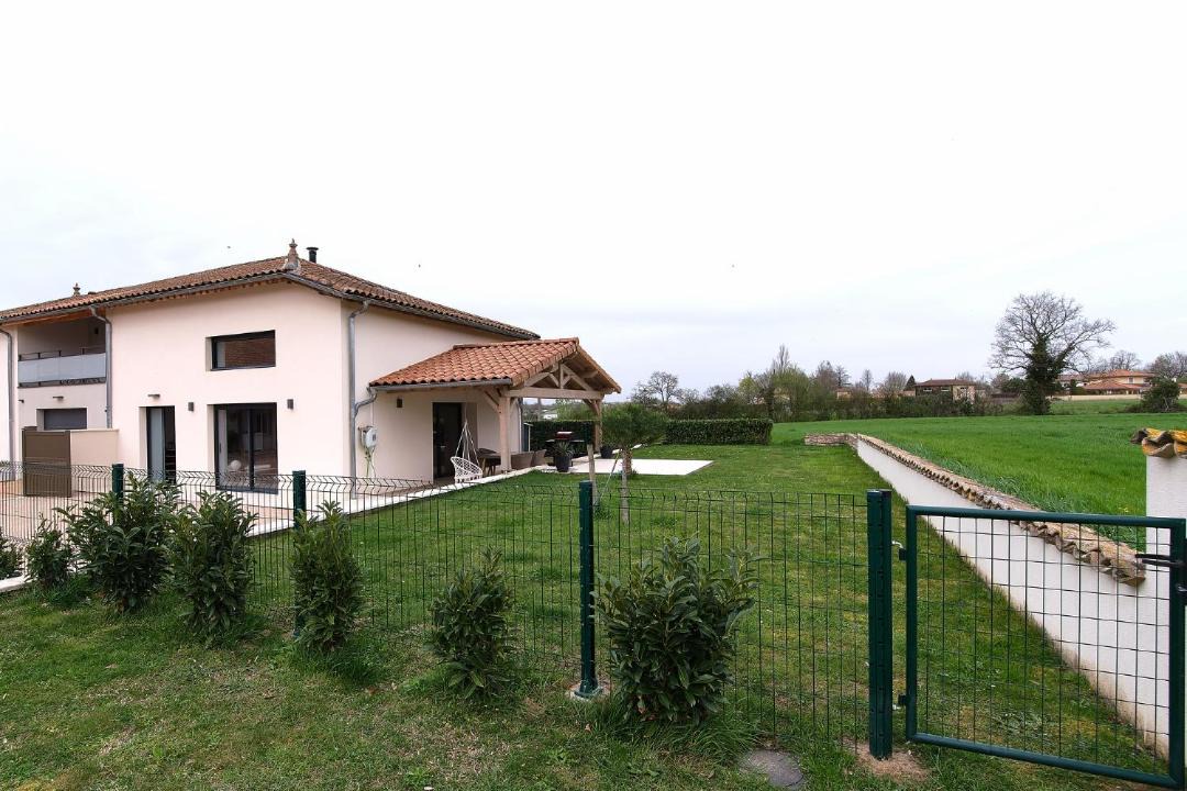 Photo of Buildings in Laiz