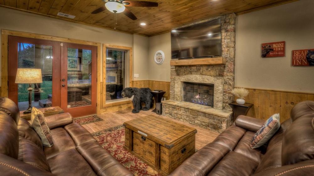 Photo of Livingroom in Foxfire Estates