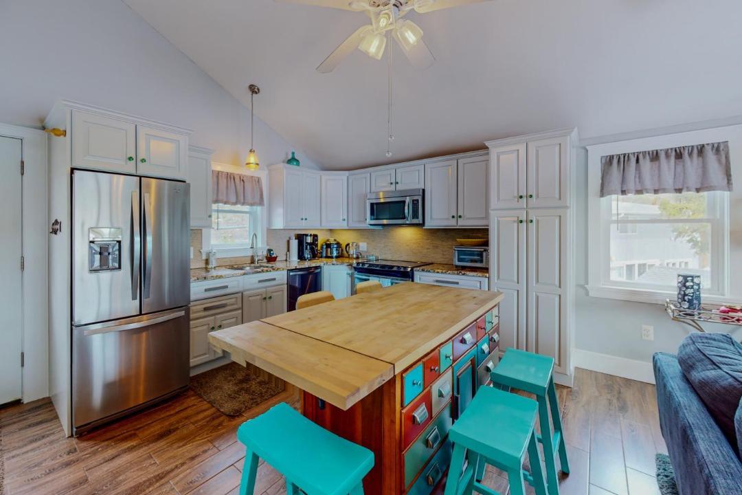 Photo of Kitchen in Ponds of Plymouth