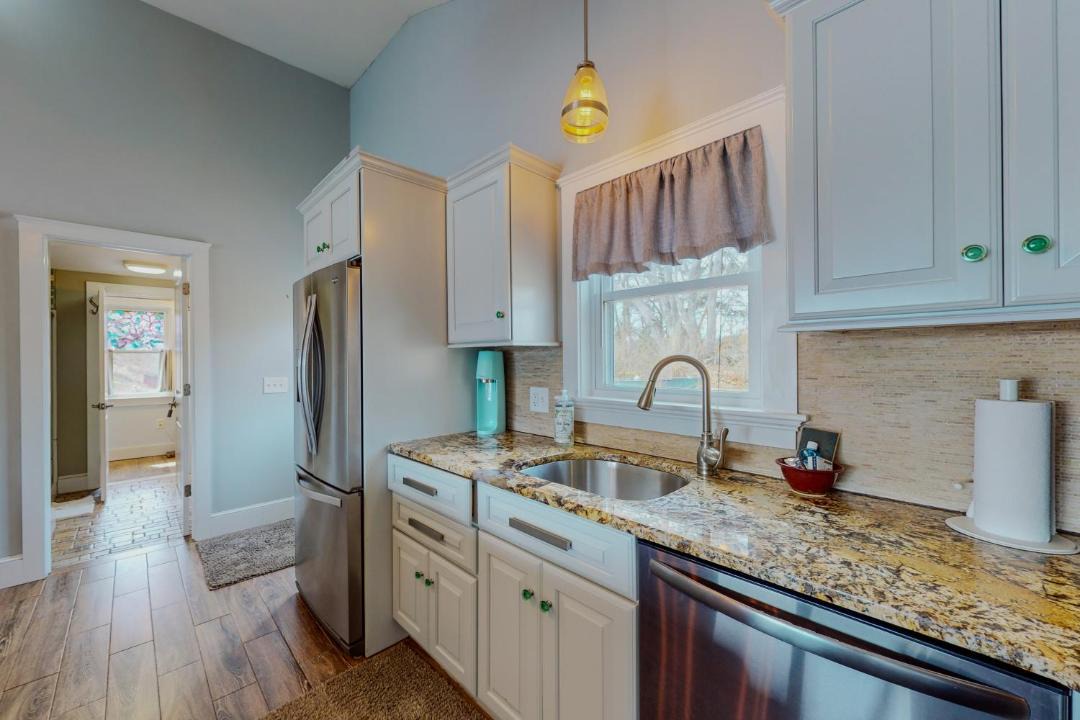 Photo of Kitchen in Ponds of Plymouth