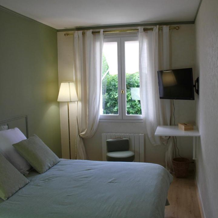 Photo of Others in Aincourt