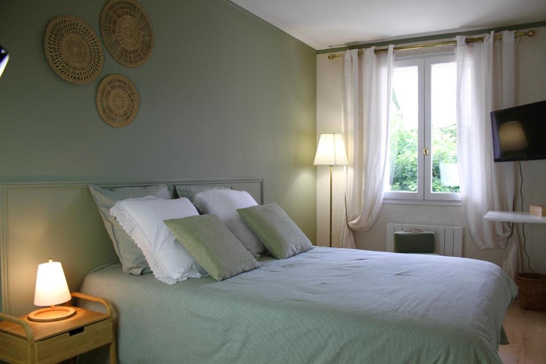 Photo of Others in Aincourt