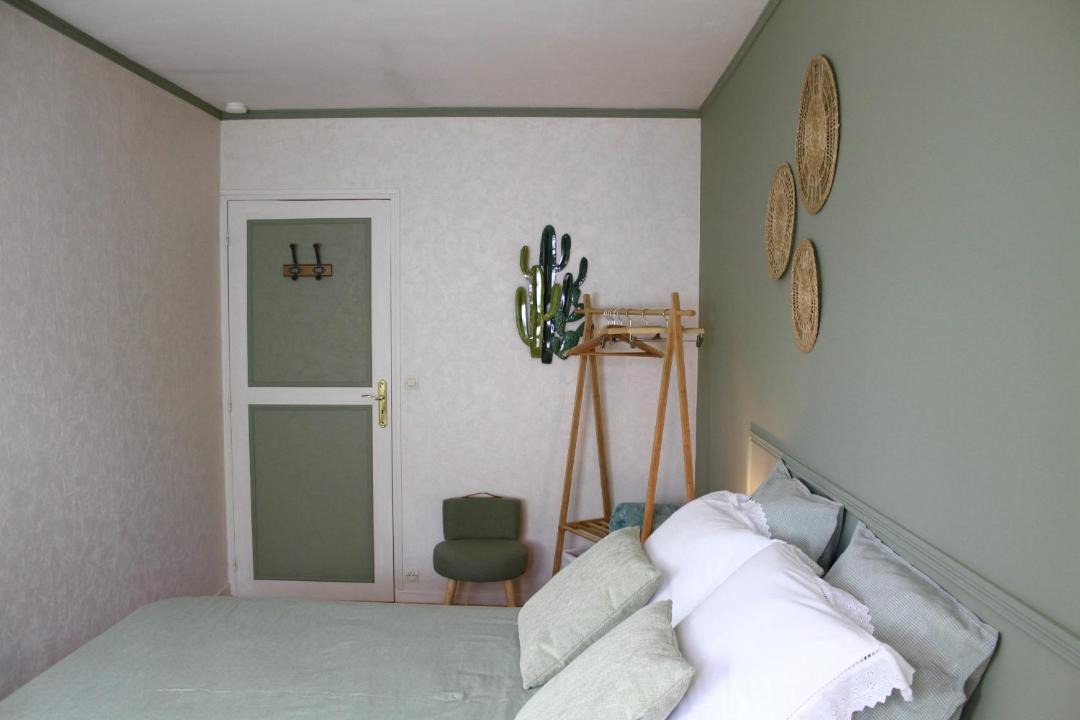 Photo of Others in Aincourt