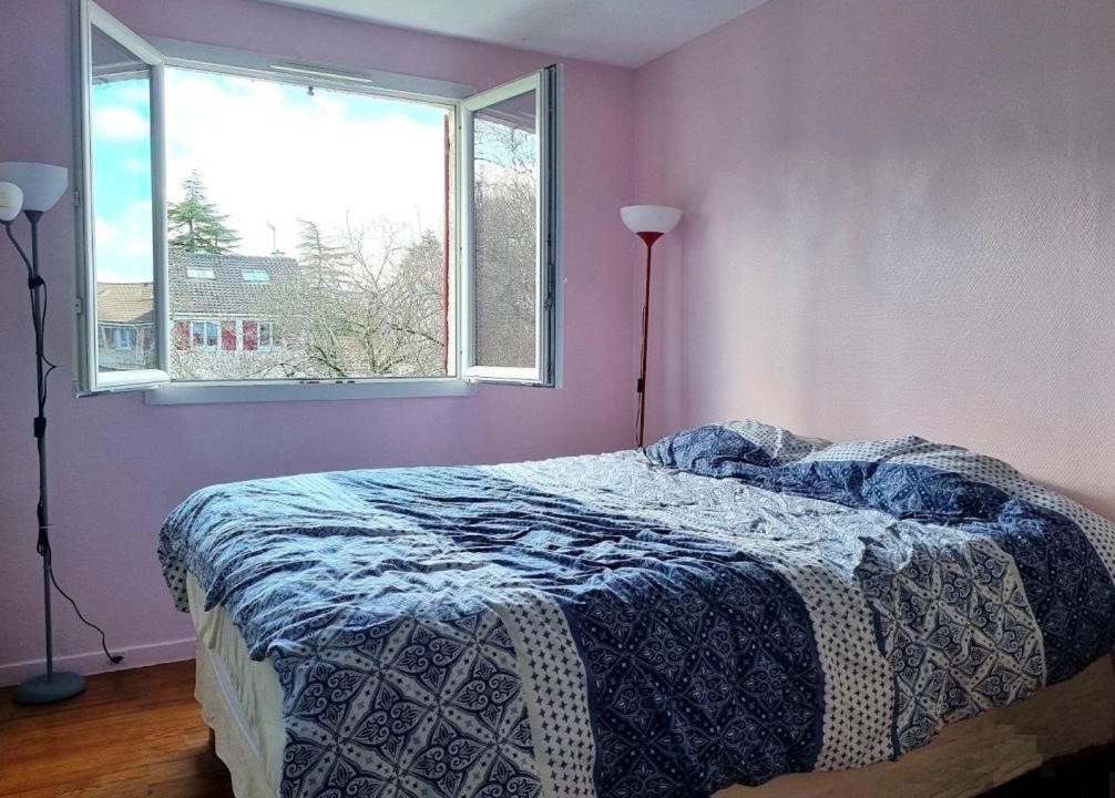 Photo of Others in Le Mesnil-Saint-Denis