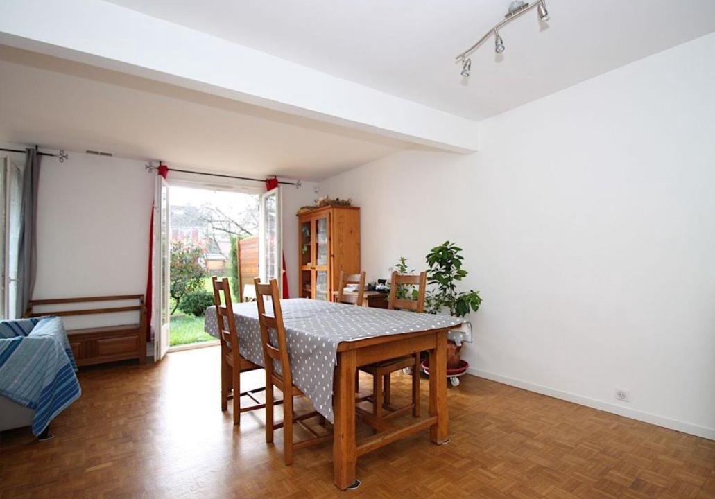 Photo of Livingroom in Le Mesnil-Saint-Denis