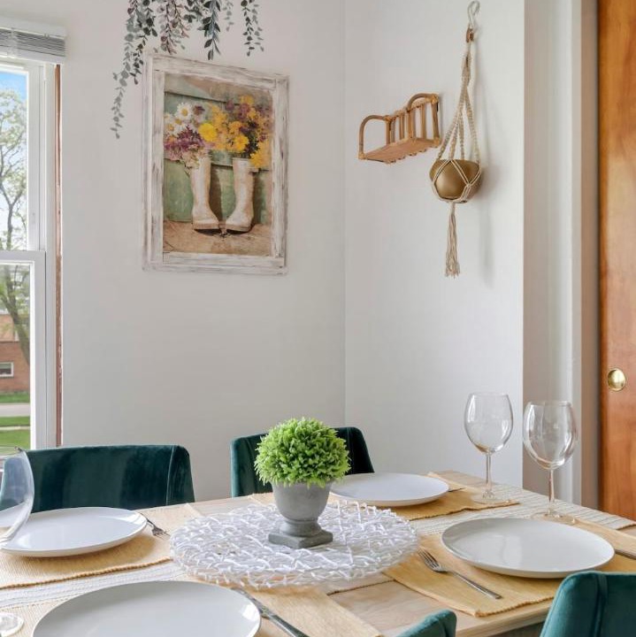 Photo of Livingroom in Westmont