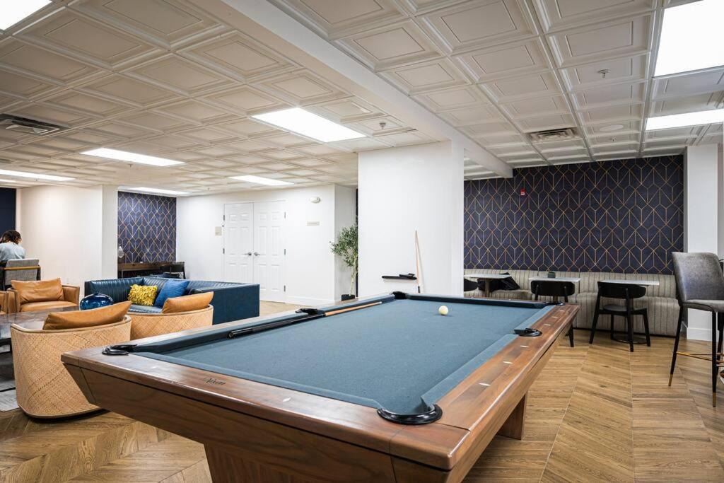 Photo of Livingroom in Charlotte Center City